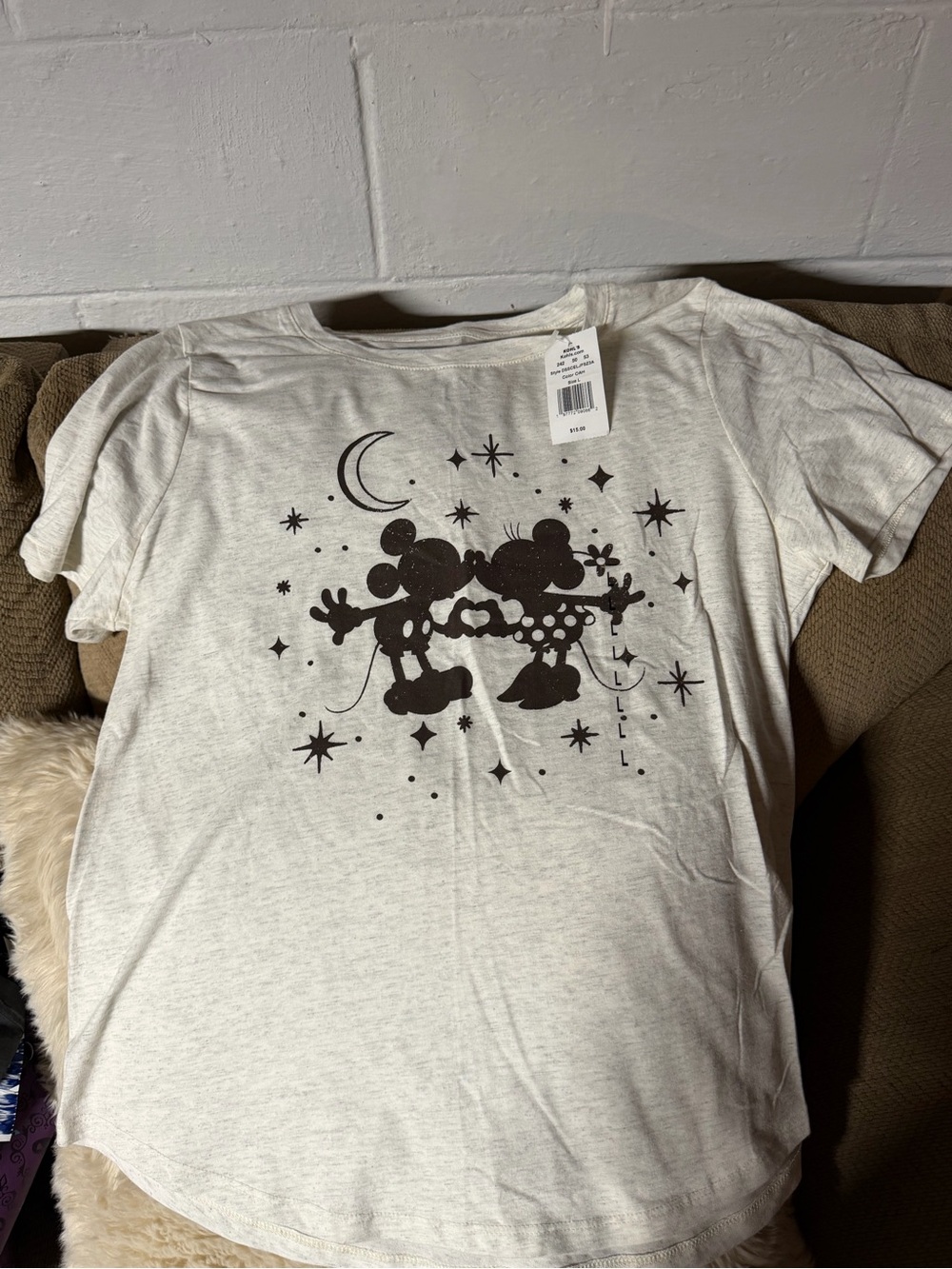 Kohl’s Disney Mickey & Minnie Silhouette T shirt